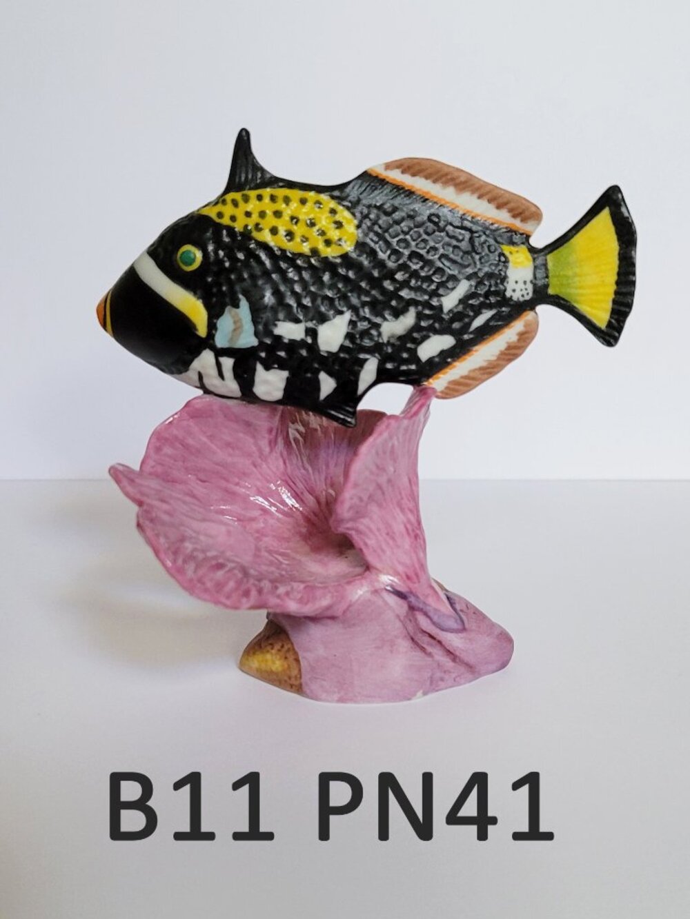 Black & Yellow Fish Figurine - Franklin Mint (PN41)